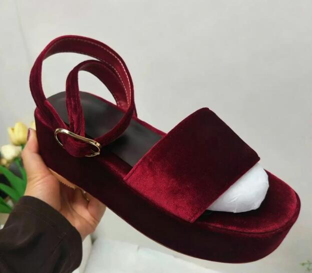 รองเท้าส้นเตารีดแบบเปิดนิ้วเท้ - Ankle Strap Attachment บทวิจารณ์และราคา