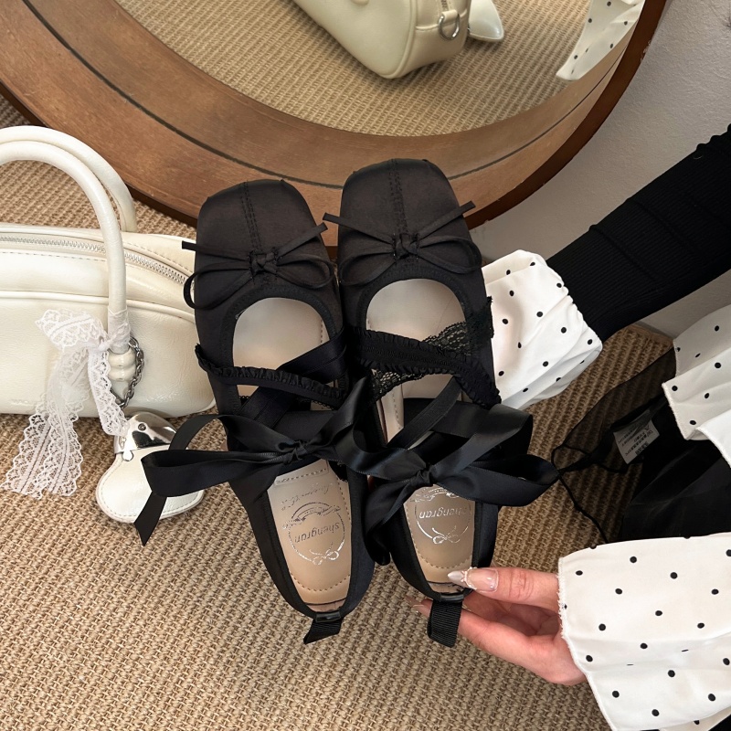 รองเท้าบัลเล่ต์แบบผูกเชือก สไต - Ankle Strap Attachment บทวิจารณ์และราคา